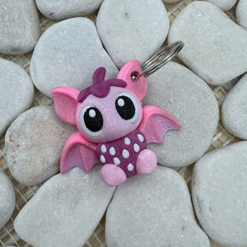 Mini Fledermaus „Erdbeere“ – Fruchtig-süß als Schlüsselanhänger