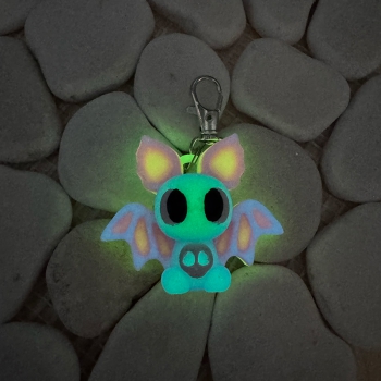 Mini-Fledermaus Schlüsselanhänger – Gruselig Süß mit Totenkopf