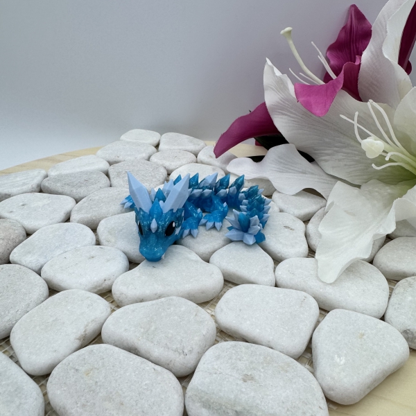 Crysalith – Frostwyrm der leuchtenden Kristalle