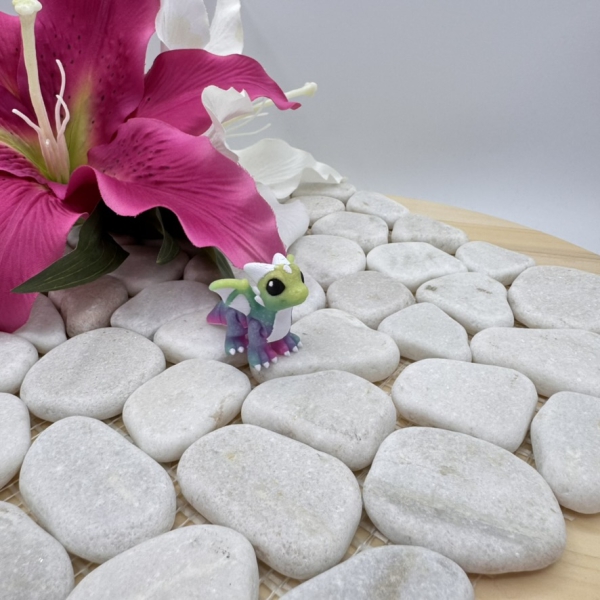 Hatchling Drache – Fantasievoll, niedlich und leuchtet im Dunkeln