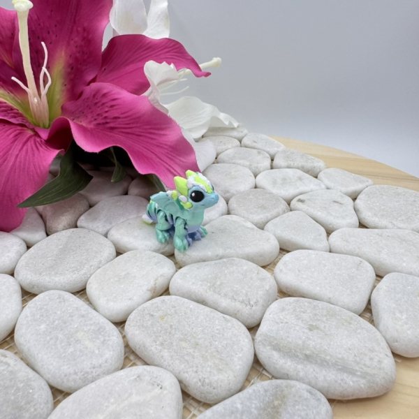 Hatchling Kristalldrache – Sanfter Hüter der Kristalle